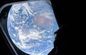 Os astronautas do Artemis II tiraram essas selfies da Terra com um iPhone 17