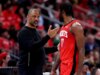 O técnico do Rockets, Ime Udoka, diz ao time para ‘crescer’ depois de perder a vantagem last e ficar atrás do Lakers por 3 a 0 nos playoffs