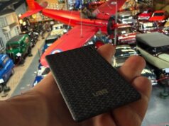 Eu adoro AirTags, mas essa alternativa cabe na minha carteira e resolve sua maior falha