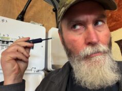 Comprei uma câmera de cera para meu package de ferramentas e a uso para tudo, menos para meus ouvidos