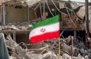 Irã executa pessoas, incluindo adolescentes, por enforcamento