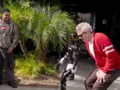 Um robô é o mais novo membro do Jackass em seu trailer ‘Melhor e Último’