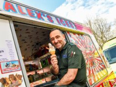 Paramédico faz um movimento ‘mágico’ de sorvete que rende muito dinheiro