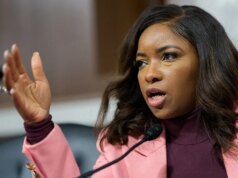 As postagens de Jasmine Crockett nas redes sociais sobre as filmagens do WHCD mostram tons diferentes