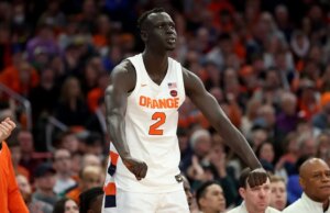 Ex-jogador de basquete do Syracuse será deportado após passar semanas sob custódia do ICE