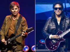 Neal Schon e seu colega de banda Jonathan Cain enfrentam processos judiciais e política enquanto a turnê de despedida do Journey avança
