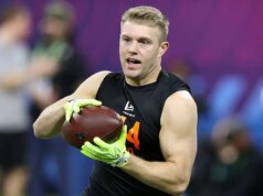 Kaden Wetjen descobriu que foi convocado pelos Steelers enquanto jogava golfe casualmente com sua namorada