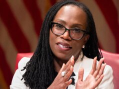 O juiz Jackson provoca alvoroço on-line depois de vincular a cidadania por direito de nascença ao roubo de uma carteira no Japão