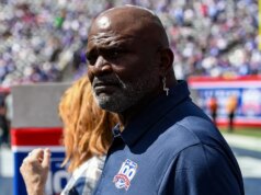 A lenda dos Giants, Lawrence Taylor, foi hospitalizado por uma semana com problemas estomacais, disse o advogado