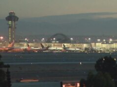 FAA investiga estreita ligação entre avião Frontier e caminhões em LAX