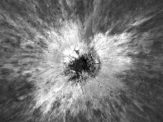 Uma cicatriz recente na lua: cratera recém-descoberta revela impacto recente