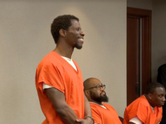 Prisioneiro da Flórida ri enquanto juiz o condena à prisão perpétua por matar companheiro de cela com caneta: ‘Você é divertido’