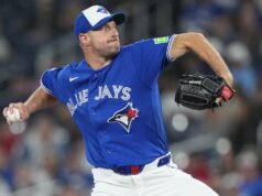 Ônibus Blue Jays de Phoenix para o sul da Califórnia após avião fretado aterrar