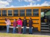 Alunos do ensino médio do Mississippi param ônibus descontrolado depois que motorista perde a consciência devido a um ataque de asma