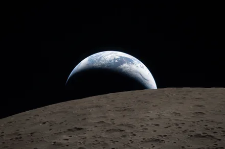 moon-earth-2026.jpg