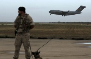 AOC diz às tropas para recusarem ordens “ilegais” antes do prazo iminente de Trump para o Irã