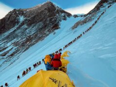 Investigação no Nepal expõe esquema de resgate fraudulento de US$ 20 milhões envolvendo amarrar comida de caminhantes do Monte Everest: relatório
