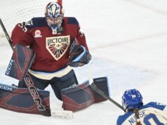 Scamurra e Desbiens lideram Victoire sobre Goldeneyes e garantem vaga nos playoffs da PWHL