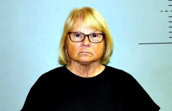 Mulher do Arizona acusada de matar criança recém-nascida 45 anos depois que o corpo foi encontrado
