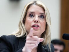 JONATHAN TURLEY: Por que Trump demitiu Bondi e escolheu este momento para uma reinicialização do Departamento de Justiça