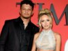 Brittany Mahomes vira cowgirl enquanto arrasta Patrick Mahomes para o Stagecoach