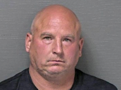 Homem cuja esposa desapareceu anos atrás agora está algemado em uma pasta arquivada separada – as autoridades dizem que seu passado foi mortal