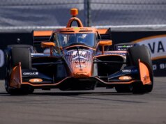 O piloto da IndyCar Romain Grosjean dá detalhes de revirar o estômago sobre bater em um pássaro durante o teste da Indy 500