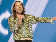 O momento bíblico ‘estranho’ de Russell Model se torna viral, gera zombaria e apoio on-line