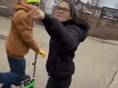 Homem de Minnesota que empurrou repórter conservador diz que está duvidando de morar nos EUA após reação negativa