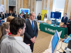 Bessent organiza feira de alfabetização financeira e considera a educação a chave para o sonho americano
