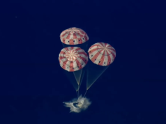 Astronautas Artemis II descem com segurança após missão lunar