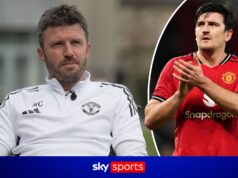 ‘Todo mundo está encantado!’ | Carrick reage à extensão do contrato de Maguire