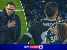 Rosenior pede desculpas aos torcedores com jogadores após derrota do Chelsea