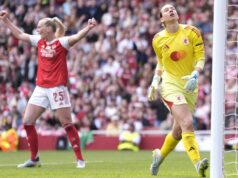 Arsenal se recupera de desvantagem para vencer o Lyon e assumir a liderança do jogo de ida contra a França