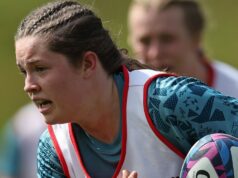 Estreia curta na Inglaterra, Kildunne muda para ala no confronto com a Escócia