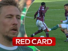 Hibs cai para NOVE depois que Passlack recebe o segundo amarelo!