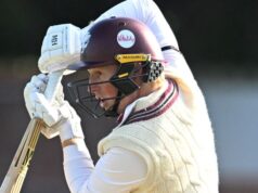 Smith se recupera das dificuldades do Ashes com o século no empate de Surrey