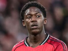 Mainoo assina novo contrato com o Man Utd