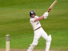 Pope e Crawley lutam no dia de abertura do County Championship