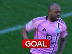 Leicester luta contra Sheff Wed, mas permanece na zona de rebaixamento