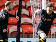 O pênalti tardio de Sapsford rendeu ao Dundee United uma vitória dramática contra Livi