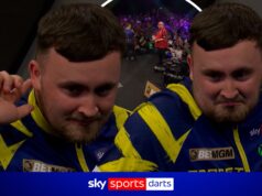 Littler provoca a multidão depois de ouvir vaias durante sua caminhada em Brighton