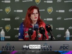 Van Leuven ‘não parou de lutar’ depois que mulheres trans foram banidas de eventos femininos de dardos