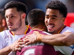 Huddersfield continua ressurgindo com vitória de York enquanto os catalães vencem o suspense