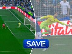 Mamardashvili faz uma defesa completa para negar a cabeçada de Beto!