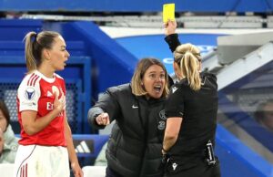 O gol de Nusken não foi suficiente, pois Bompastor foi expulso na saída do Chelsea da WCL para o Arsenal