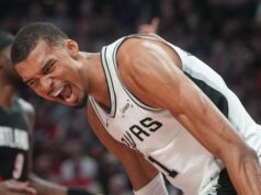 Wembanyama retorna com o Spurs vencendo o Blazers e assumindo a liderança da série por 3-1