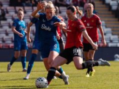 “Acabar com o apagão televisivo do futebol feminino para remover barreiras ao desporto para meninas”