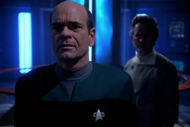 star-trek-voyager-living-witness-doctor-1280x853.jpg