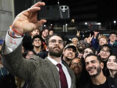 ASSISTA: Esperançoso Dem no Senado é pego conspirando para isolar meios de comunicação conservadores com assessores importantes